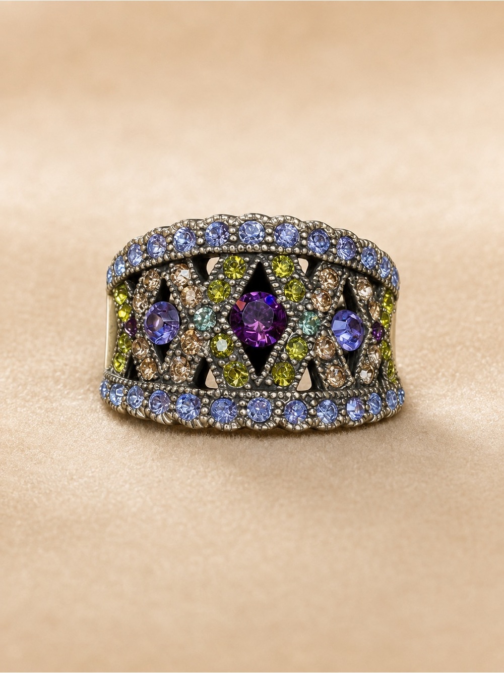 Heidi Daus Crystal
Chevron Wide Cigar Band
Statement Cocktail Ring *Size 8